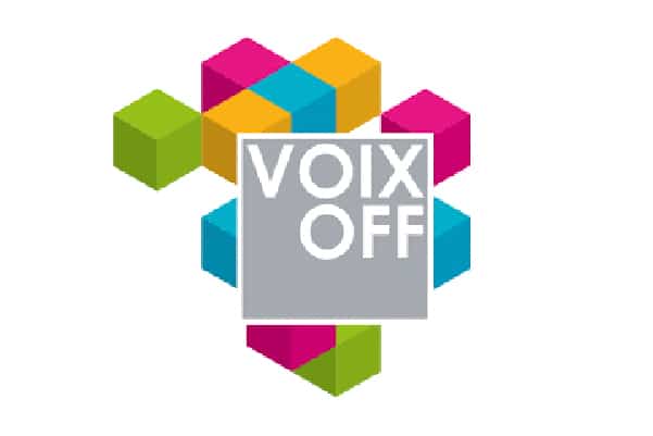 voix off
